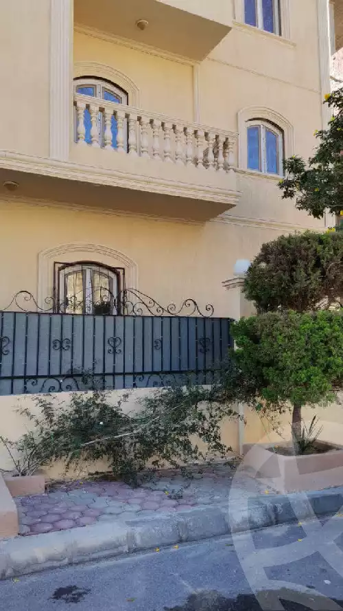 https://aqarmap.com.eg/en/listing/5706904-for-sale-cairo-new-cairo-compounds-kmbwnd-ldf-lwtny