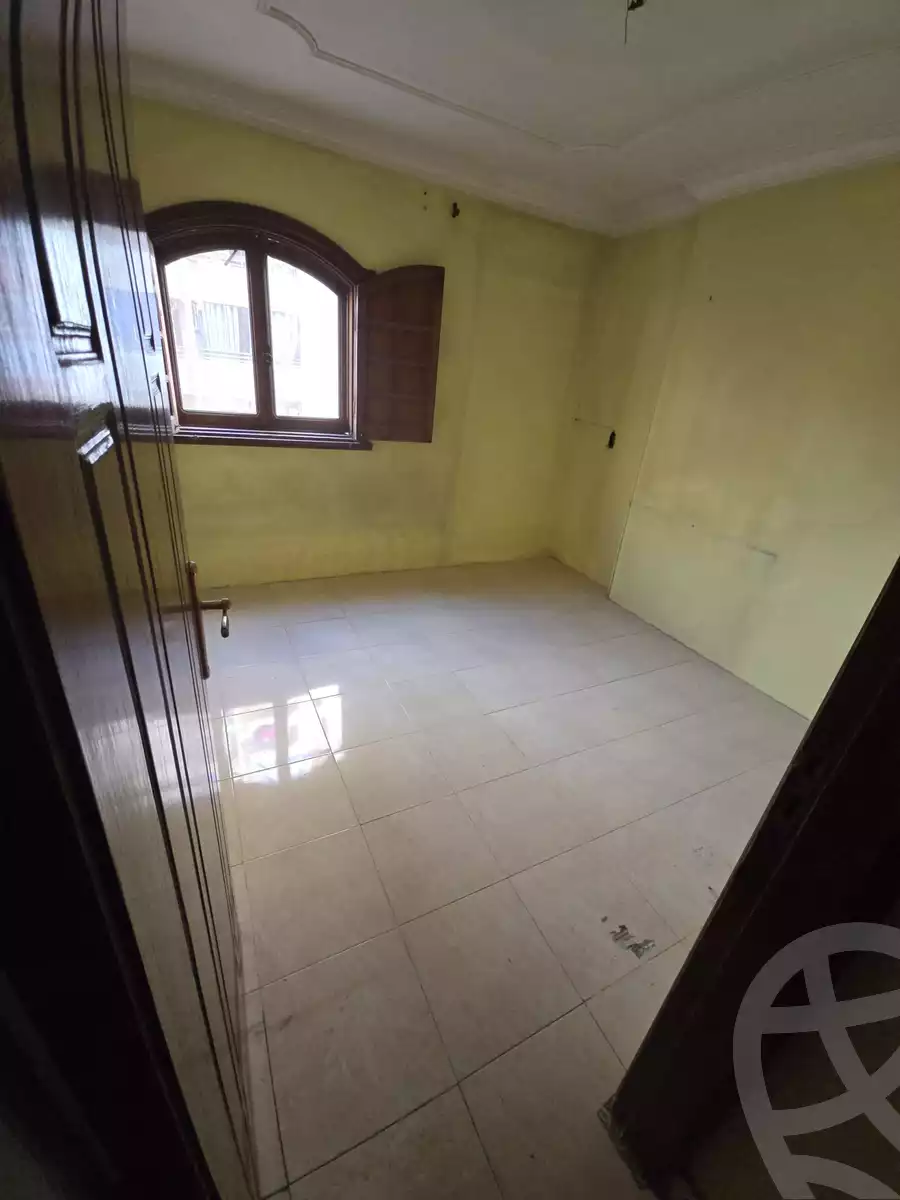 https://aqarmap.com.eg/en/listing/5715087-for-sale-cairo-helwan-helwan-el-sharkeya-mostafa-safwat-st