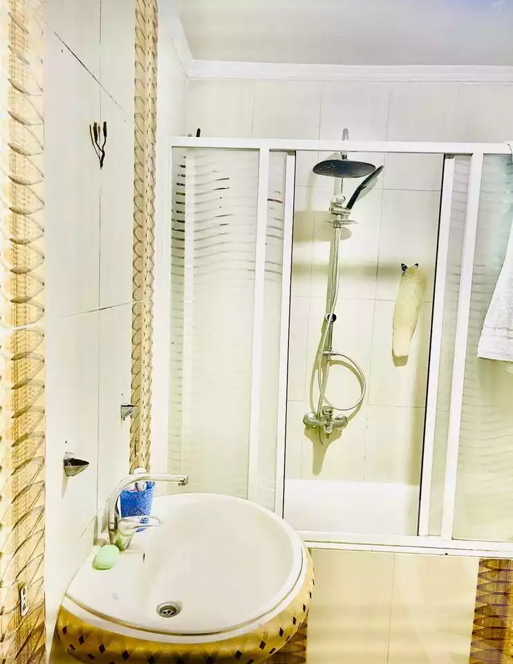 https://aqarmap.com.eg/en/listing/5719750-for-sale-cairo-shoubra-corniche-el-nile-st