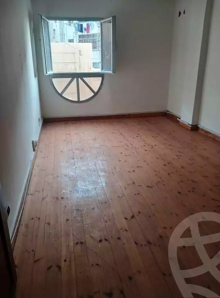 https://aqarmap.com.eg/ar/listing/5721925-for-rent-alexandria-glim-shr-bw-qyr-tryq-lhry