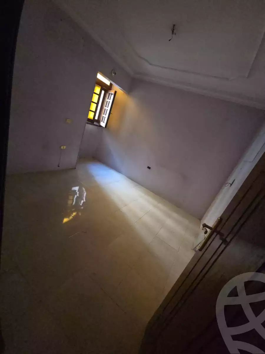 https://aqarmap.com.eg/en/listing/5722464-for-sale-cairo-helwan-helwan-el-sharkeya-mostafa-safwat-st