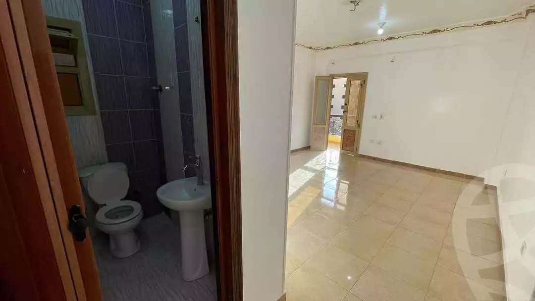 https://aqarmap.com.eg/en/listing/5726378-for-sale-cairo-mokattam-el-hadabah-el-wosta-el-mantaqa-el-rabaa-street-33