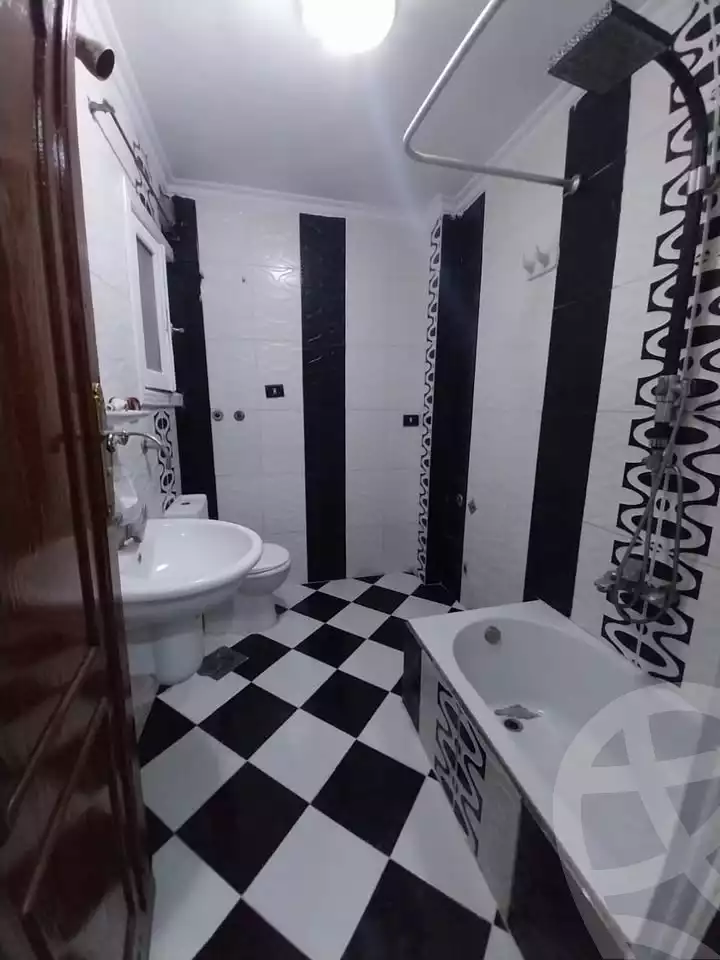 https://aqarmap.com.eg/en/listing/5732036-for-sale-alexandria-l-jmy-lbytsh-el-hanafeya-st