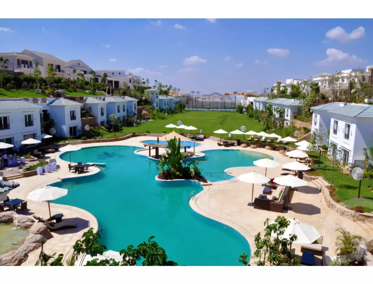 https://aqarmap.com.eg/ar/listing/5736664-for-sale-cairo-new-cairo-compounds-mountain-view1-1-compound