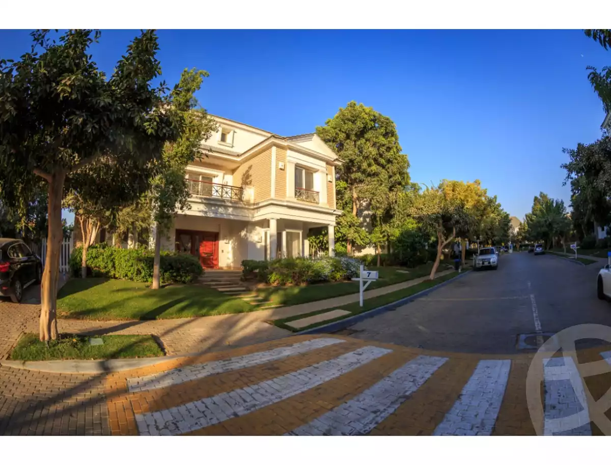 https://aqarmap.com.eg/ar/listing/5736664-for-sale-cairo-new-cairo-compounds-mountain-view1-1-compound