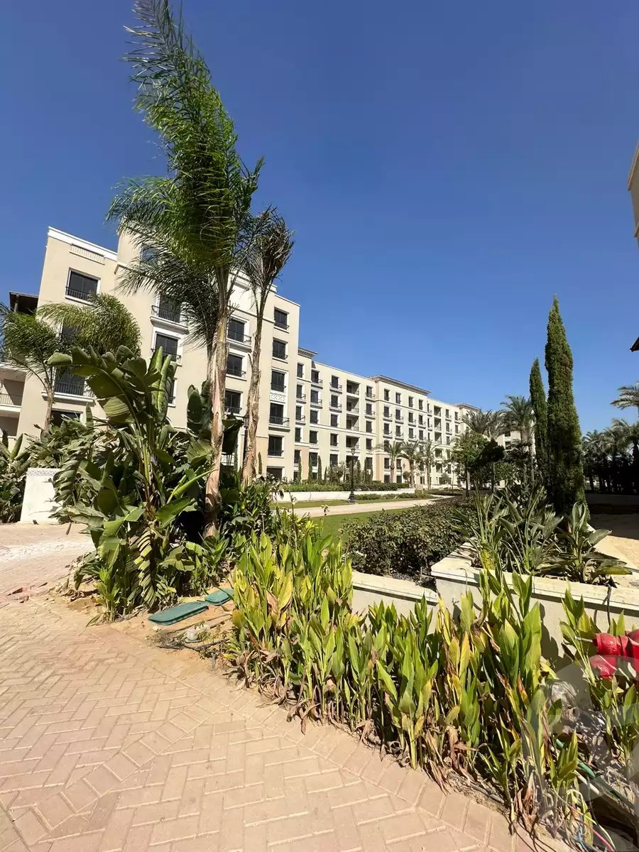 https://aqarmap.com.eg/en/listing/5737668-for-sale-cairo-el-sheikh-zayed-city-compounds-kmbwnd-fyldj-wyst-dr-llttwyr