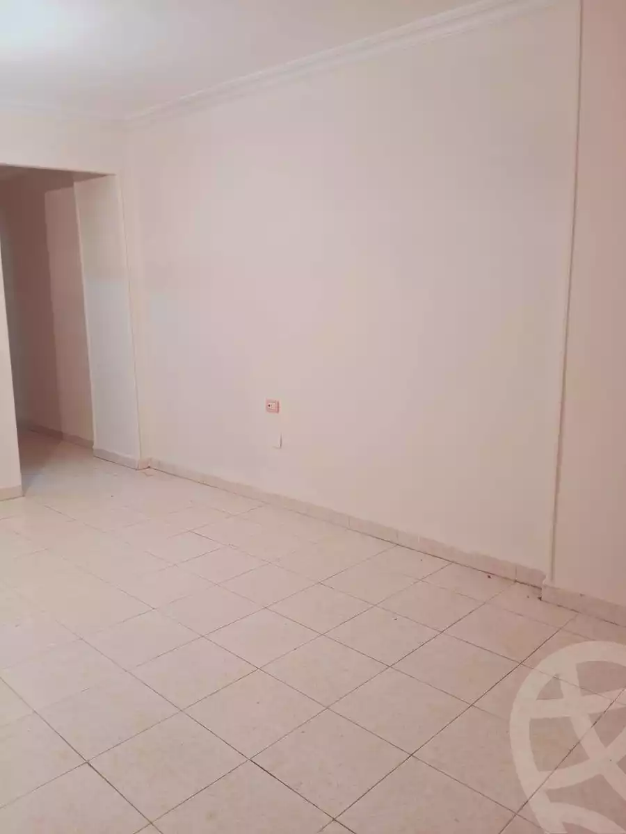 https://aqarmap.com.eg/ar/listing/5742781-for-sale-cairo-ain-shams-ain-shams-el-sharkia-abd-el-hameed-hamdy-st