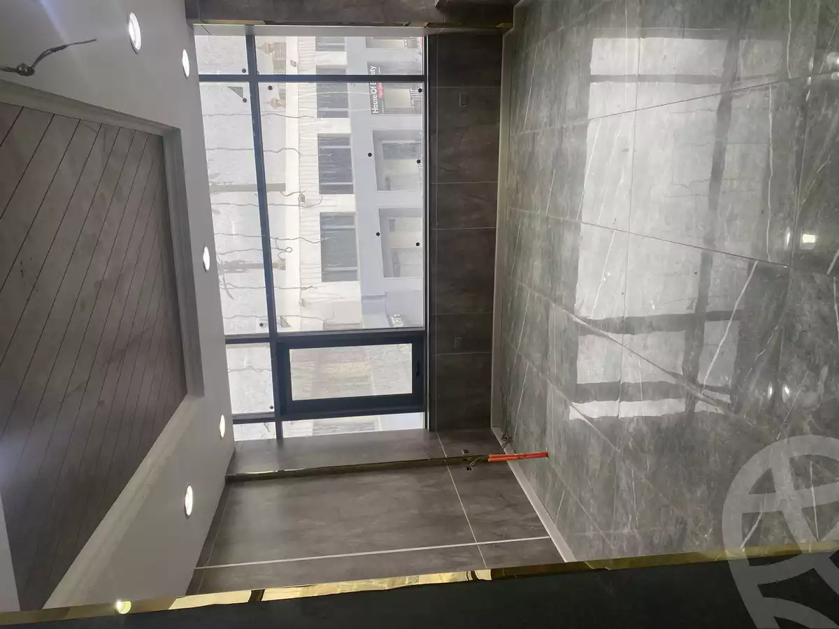 https://aqarmap.com.eg/ar/listing/5744120-for-sale-cairo-6th-of-october-featured-neighborhood-el-motamayez-neighborhood-al-centar-al-togari-st