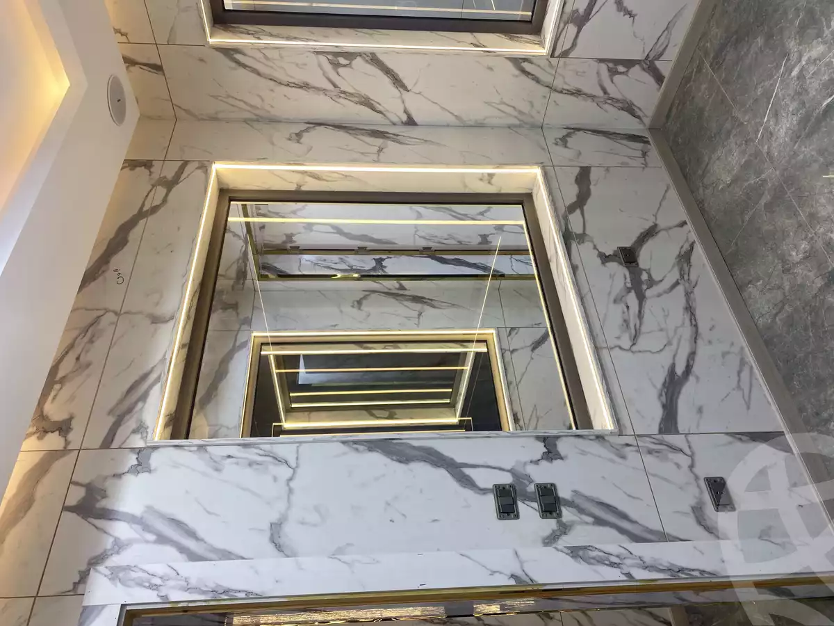 https://aqarmap.com.eg/ar/listing/5744120-for-sale-cairo-6th-of-october-featured-neighborhood-el-motamayez-neighborhood-al-centar-al-togari-st