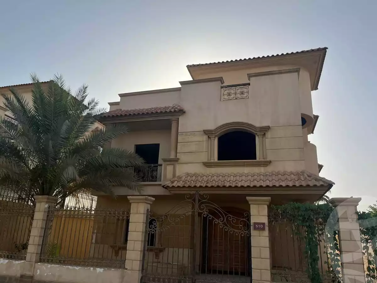 https://aqarmap.com.eg/en/listing/5753305-for-sale-cairo-el-sheikh-zayed-city-compounds-royal-city