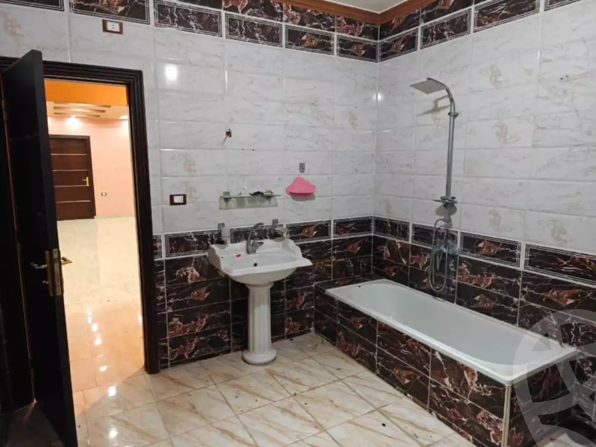 https://aqarmap.com.eg/en/listing/5763221-for-sale-cairo-15th-of-may-mjwr-24