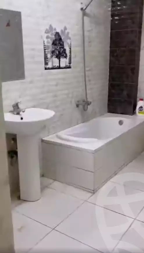 https://aqarmap.com.eg/en/listing/5775595-for-rent-cairo-mokattam-el-hadabah-el-wosta-taqseem-el-mostakbal