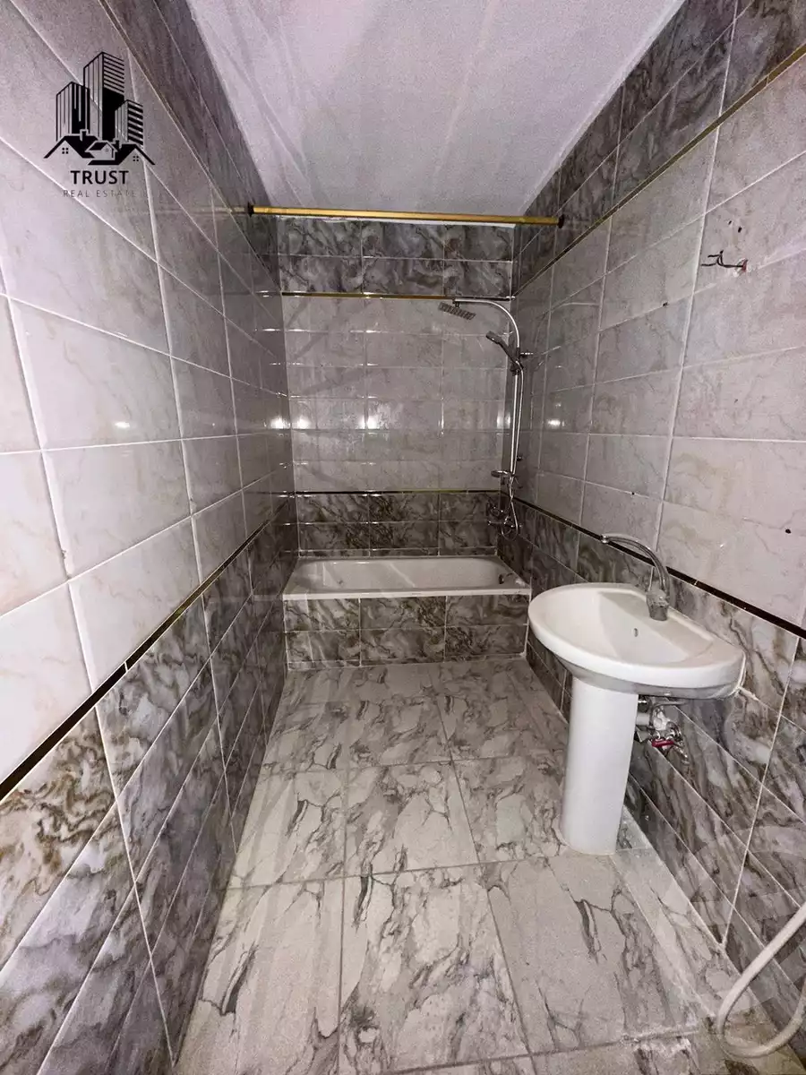 https://aqarmap.com.eg/en/listing/5779193-for-sale-cairo-helwan-helwan-el-sharkeya-khesro-basha-st