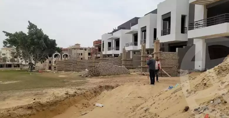 https://aqarmap.com.eg/ar/listing/5782812-for-sale-cairo-al-oubour-compounds-golf-city