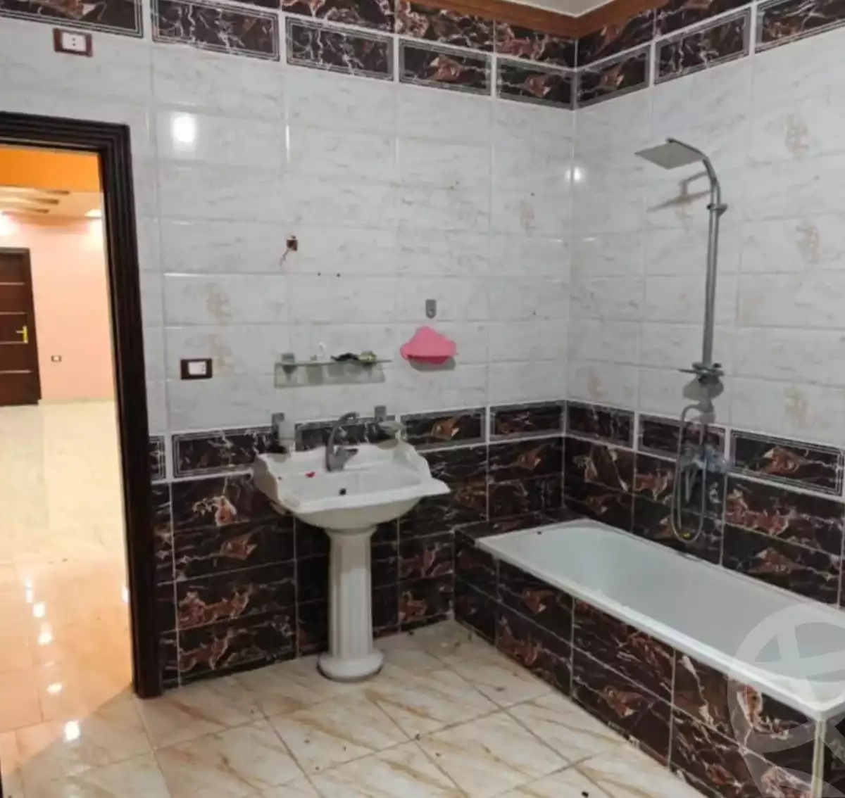 https://aqarmap.com.eg/en/listing/5790776-for-sale-cairo-15th-of-may-mjwr-24