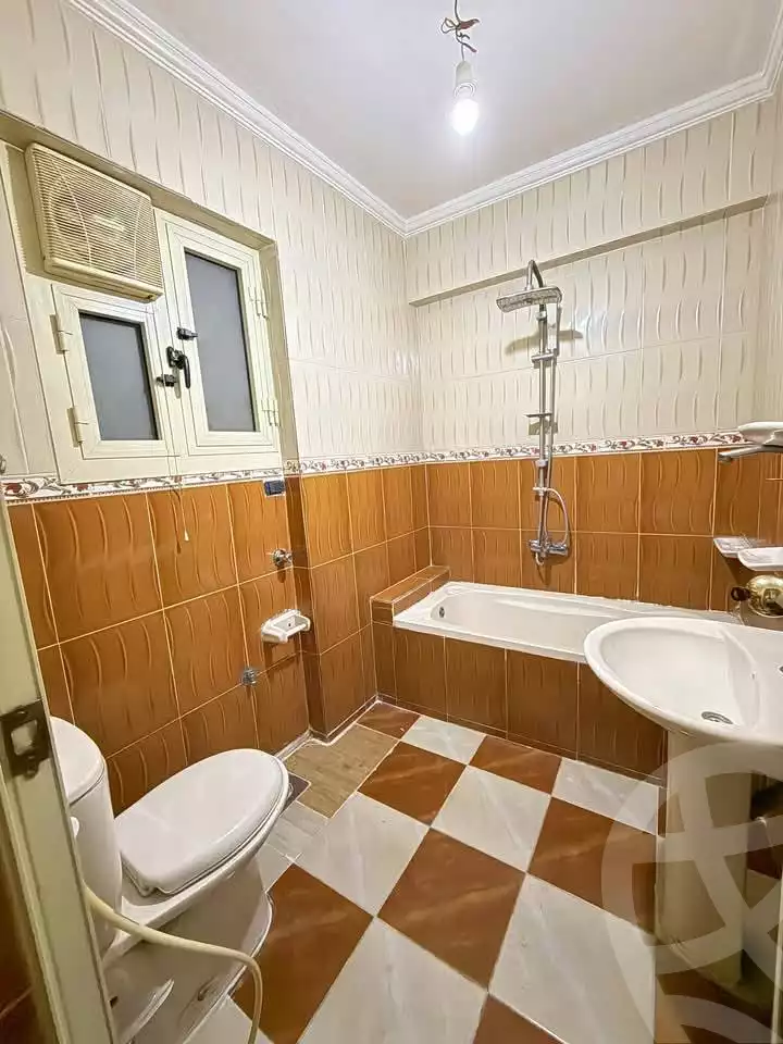 https://aqarmap.com.eg/ar/listing/5798512-for-sale-alexandria-l-jmy-lbytsh-qased-kareem-st