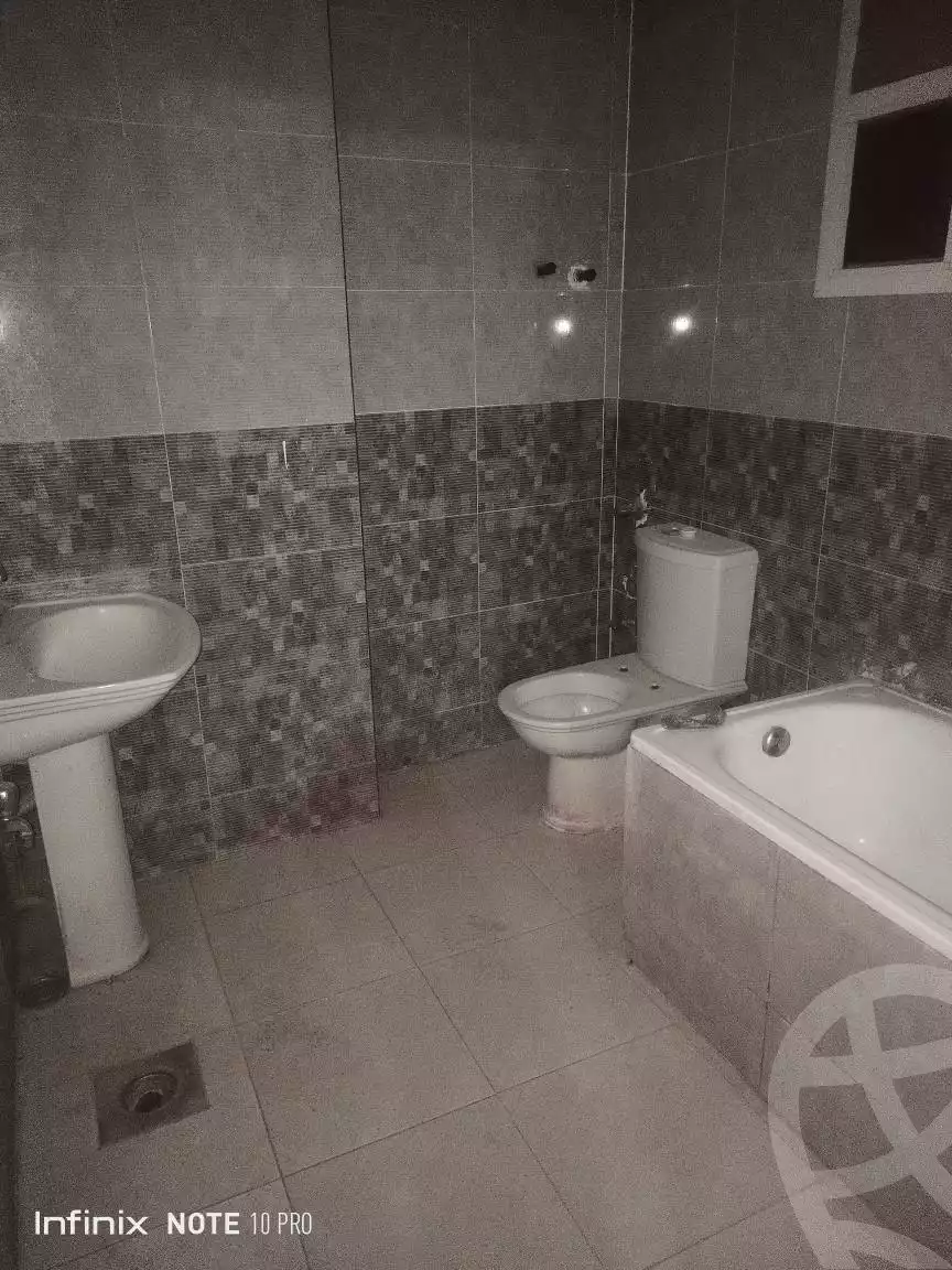 https://aqarmap.com.eg/ar/listing/5802287-for-rent-cairo-helwan-hadayek-helwan-el-eshrein-st