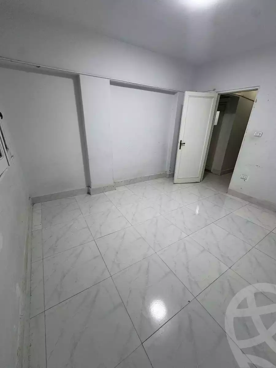 https://aqarmap.com.eg/en/listing/5802405-for-rent-cairo-ain-shams-el-naam-mostafa-hafez-st