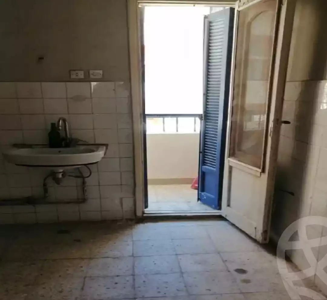 https://aqarmap.com.eg/en/listing/5804513-for-sale-cairo-15th-of-may-mjwr-27