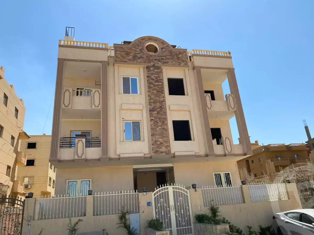 https://aqarmap.com.eg/en/listing/5812379-for-sale-cairo-6th-of-october-featured-neighborhood-first-touristic-village