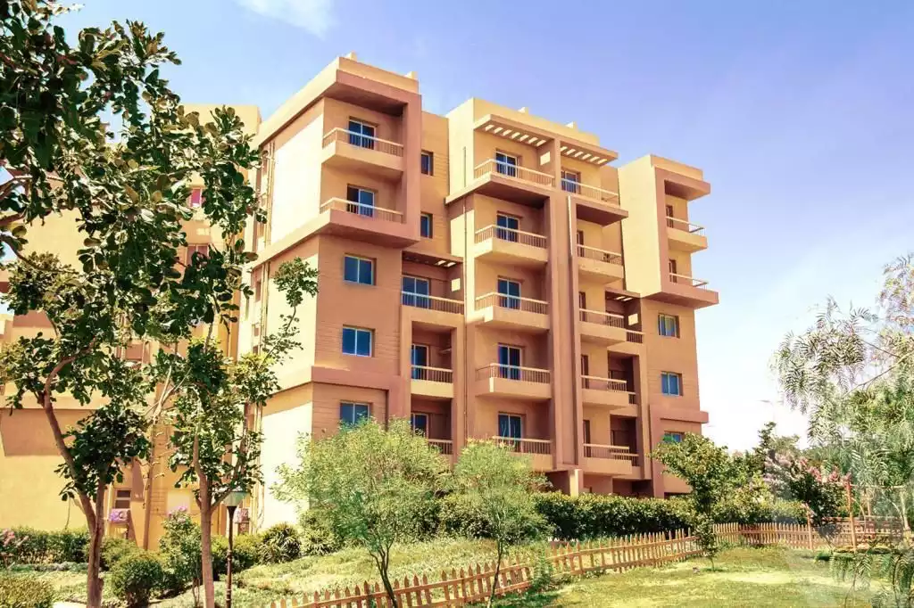 https://aqarmap.com.eg/en/listing/5814789-for-sale-cairo-6th-of-october-hadaeq-october-kmbwnd-fy-hdyq-ktwbr-ashgar-city