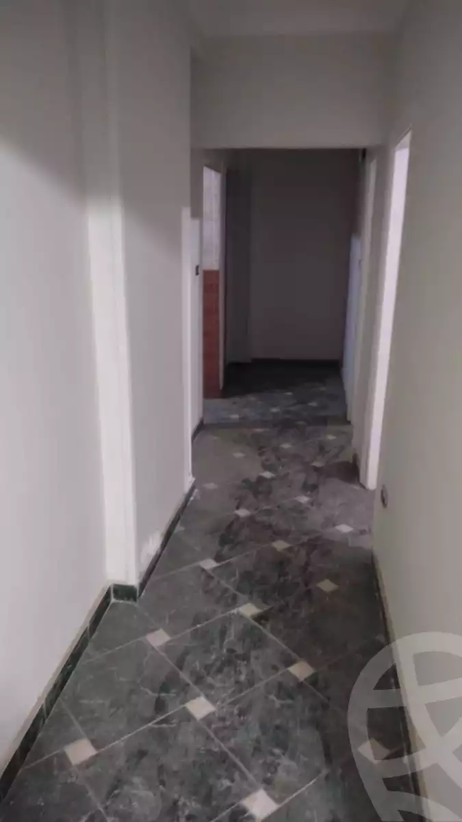 https://aqarmap.com.eg/en/listing/5817027-for-sale-cairo-helwan-helwan-el-sharkeya-mostafa-safwat-st