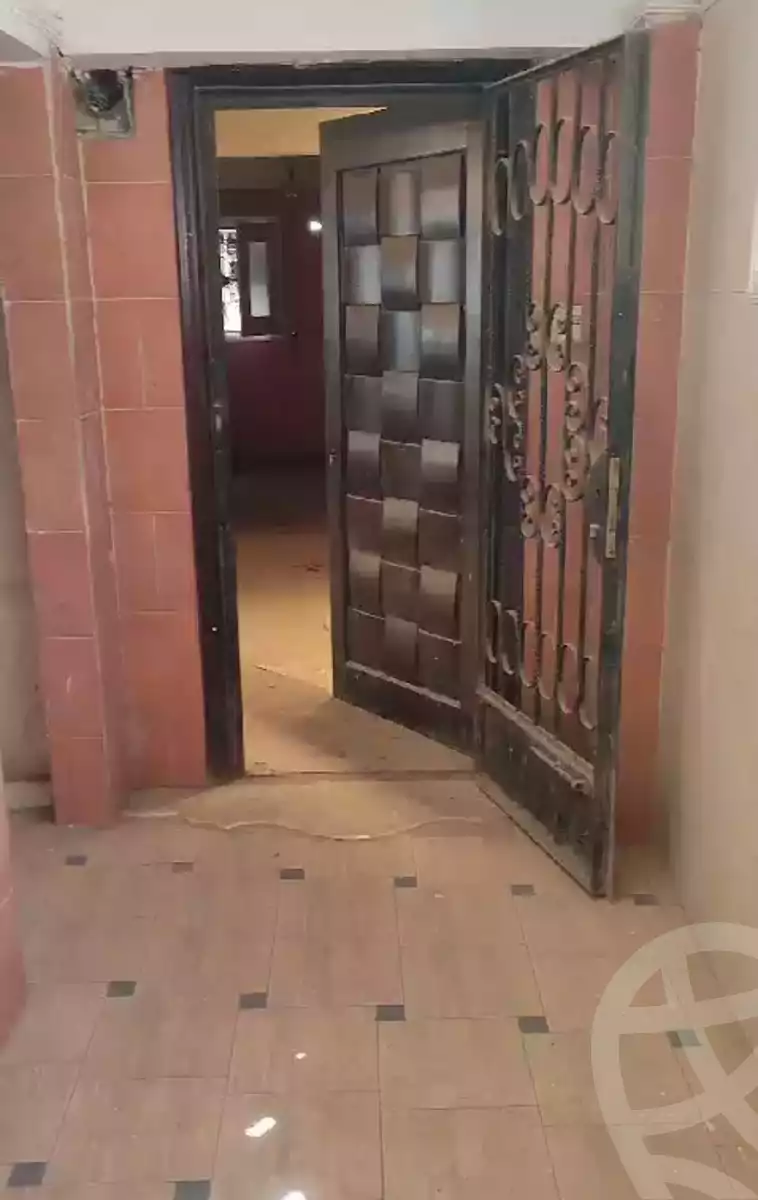https://aqarmap.com.eg/en/listing/5819301-for-sale-asyut-asyut-city-al-galaa-st