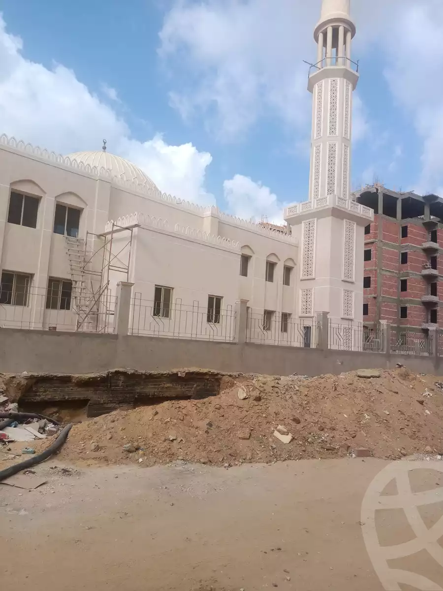 https://aqarmap.com.eg/en/listing/5823349-for-sale-cairo-new-cairo-compounds-loaloat-new-cairo