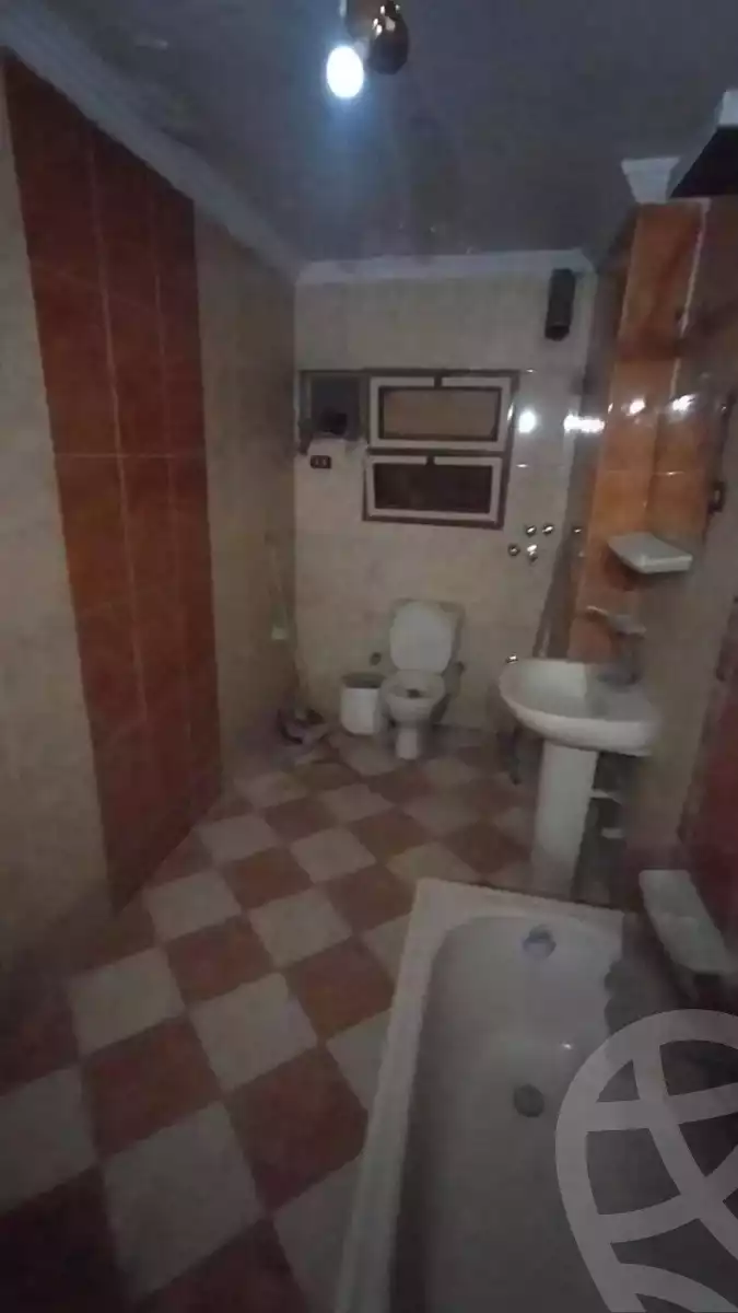 https://aqarmap.com.eg/en/listing/5824556-for-sale-cairo-helwan-helwan-el-sharkeya-mostafa-safwat-st