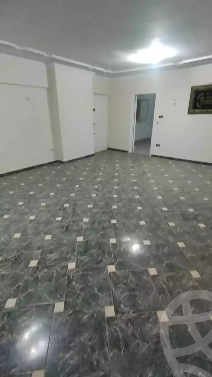 https://aqarmap.com.eg/en/listing/5824556-for-sale-cairo-helwan-helwan-el-sharkeya-mostafa-safwat-st