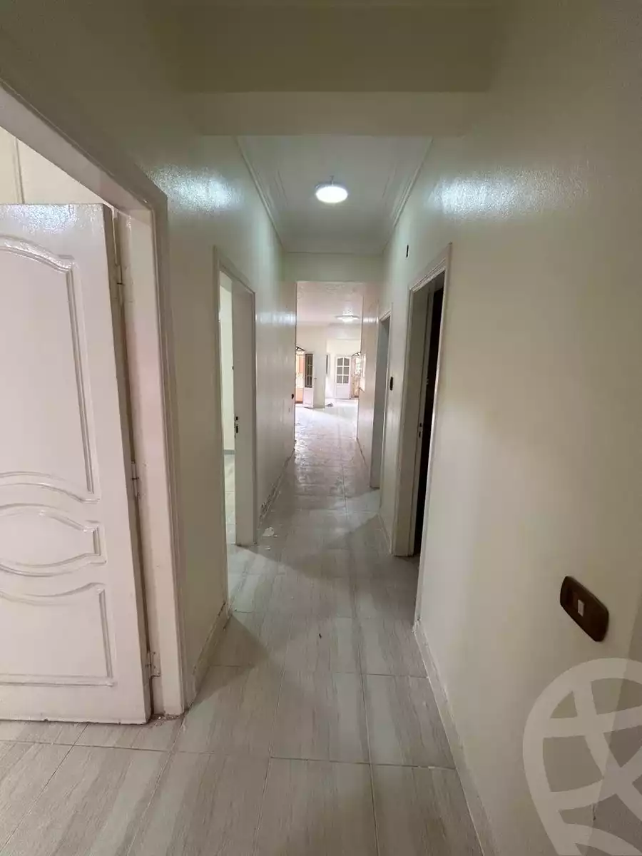 https://aqarmap.com.eg/en/listing/5830353-for-sale-cairo-new-cairo-el-ahyaa-first-neighborhood-street-1