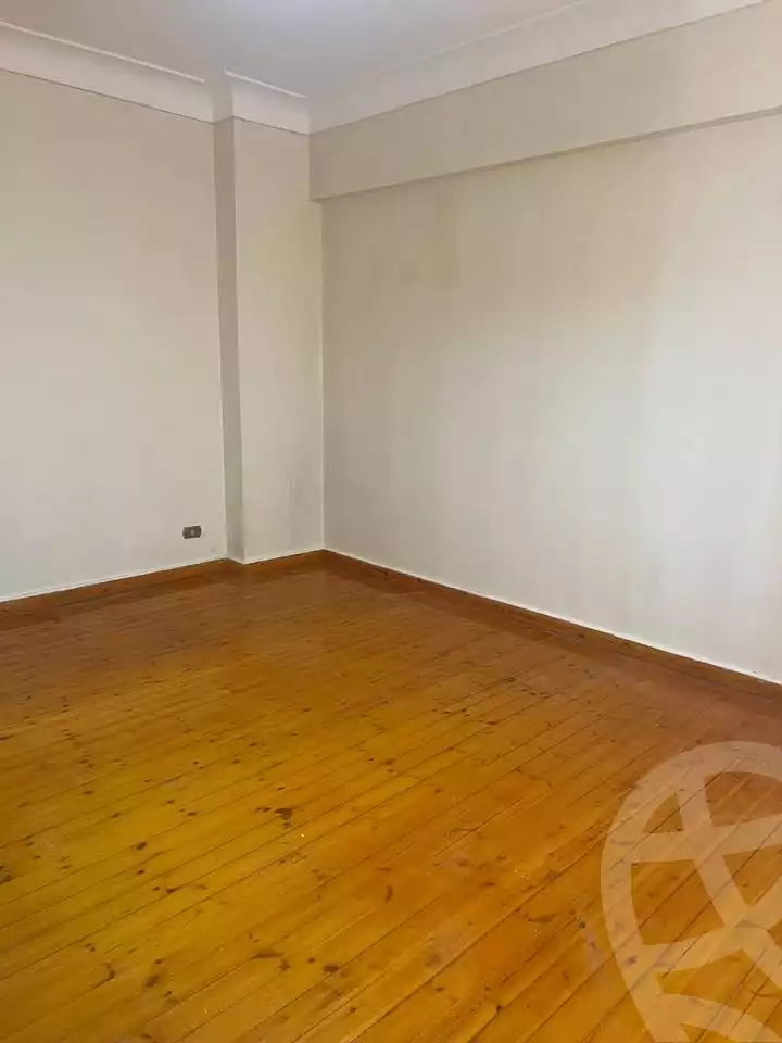 https://aqarmap.com.eg/ar/listing/5836627-for-rent-alexandria-glim-shr-bw-qyr-tryq-lhry