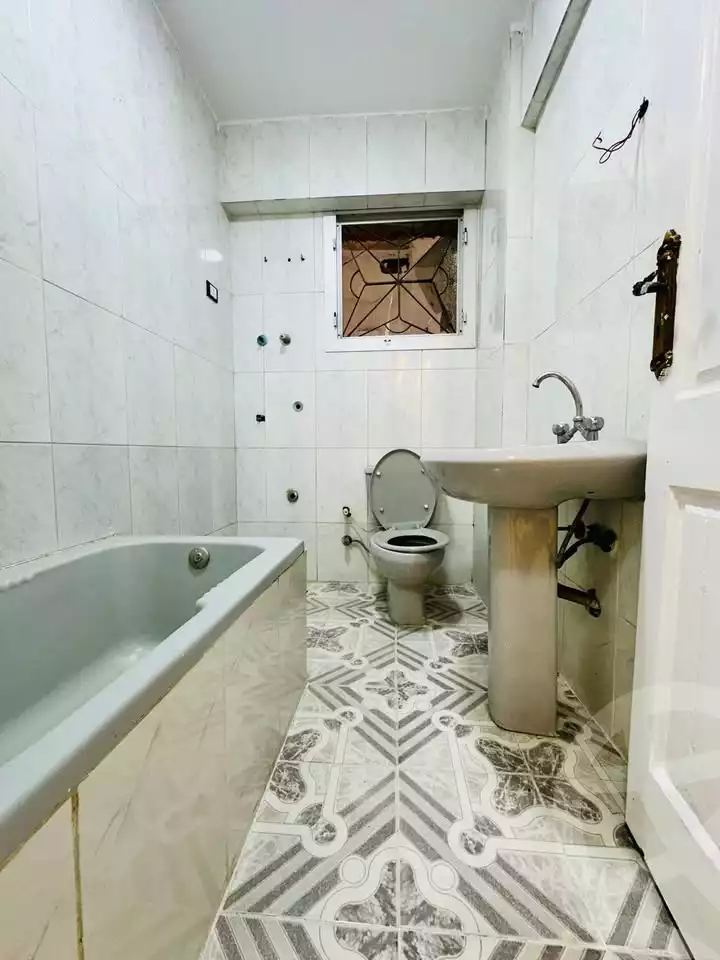 https://aqarmap.com.eg/en/listing/5838958-for-sale-alexandria-l-jmy
