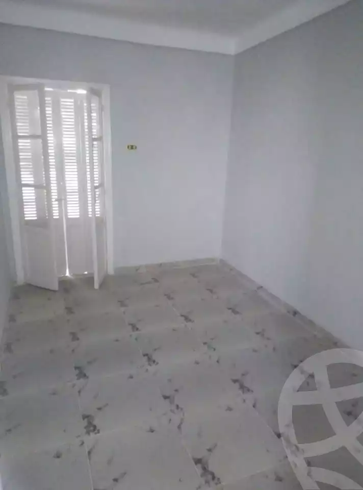 https://aqarmap.com.eg/en/listing/5839811-for-sale-alexandria-krmwz