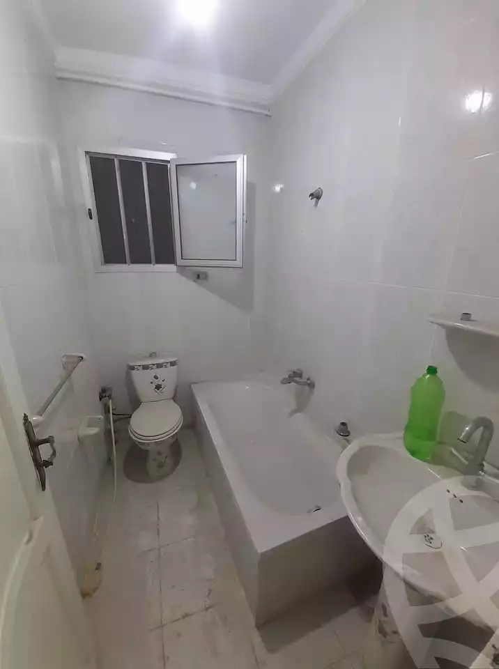 https://aqarmap.com.eg/en/listing/5843665-for-sale-alexandria-zezenia-ibrahim-el-attar-st
