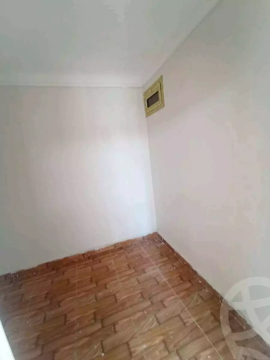 https://aqarmap.com.eg/ar/listing/5850422-for-sale-alexandria-l-jmy-lbytsh-al-aeda-al-kadema-st