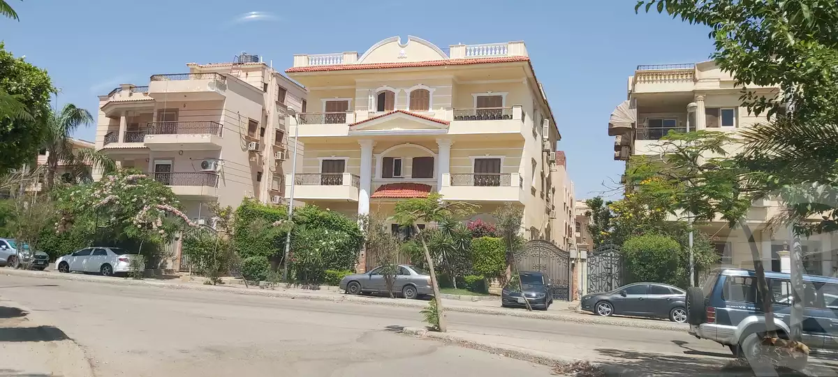 https://aqarmap.com.eg/ar/listing/5856875-for-sale-cairo-new-cairo-el-ahyaa-first-neighborhood-street-50