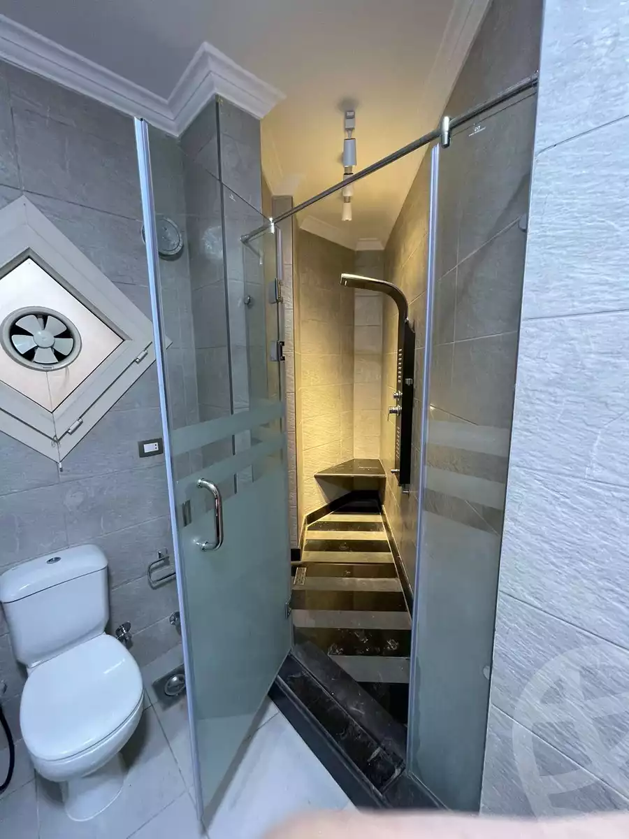 https://aqarmap.com.eg/en/listing/5861898-for-rent-cairo-new-cairo-compounds-royal-lagoon