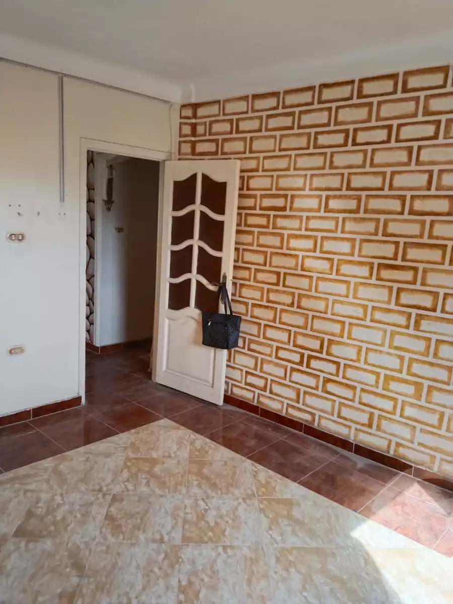 https://aqarmap.com.eg/en/listing/5867013-for-sale-alexandria-l-jmy-el-hanouvel-omar-ibn-el-khattab-st