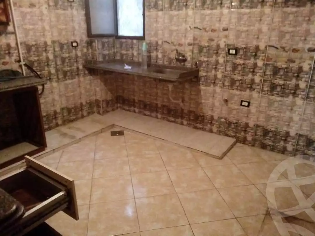 https://aqarmap.com.eg/ar/listing/5868571-for-rent-alexandria-l-jmy-bw-ywsf