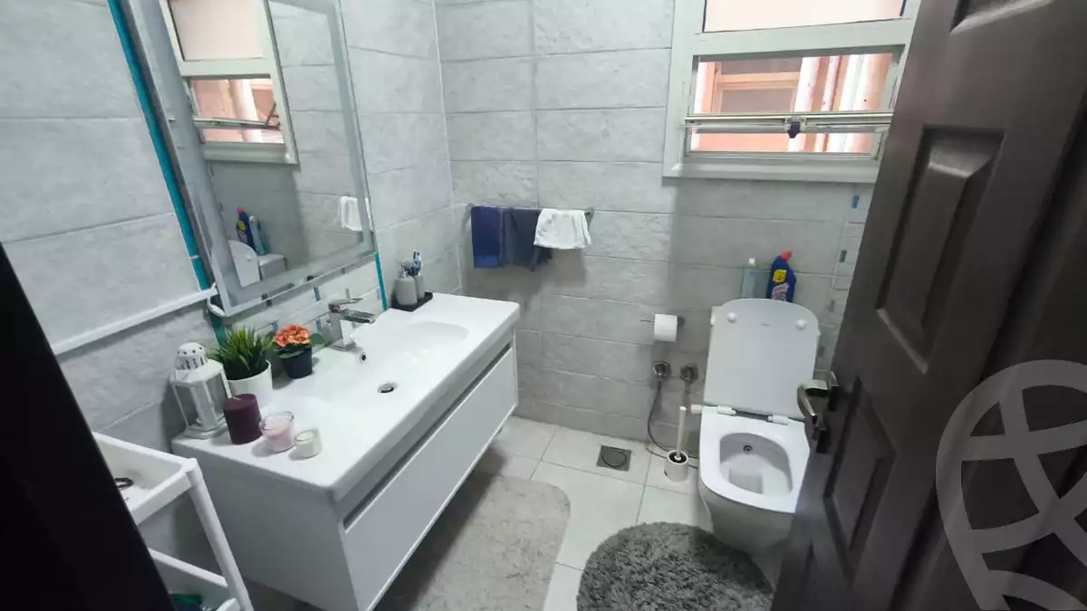 https://aqarmap.com.eg/en/listing/5870700-for-rent-cairo-new-cairo-compounds-les-rois