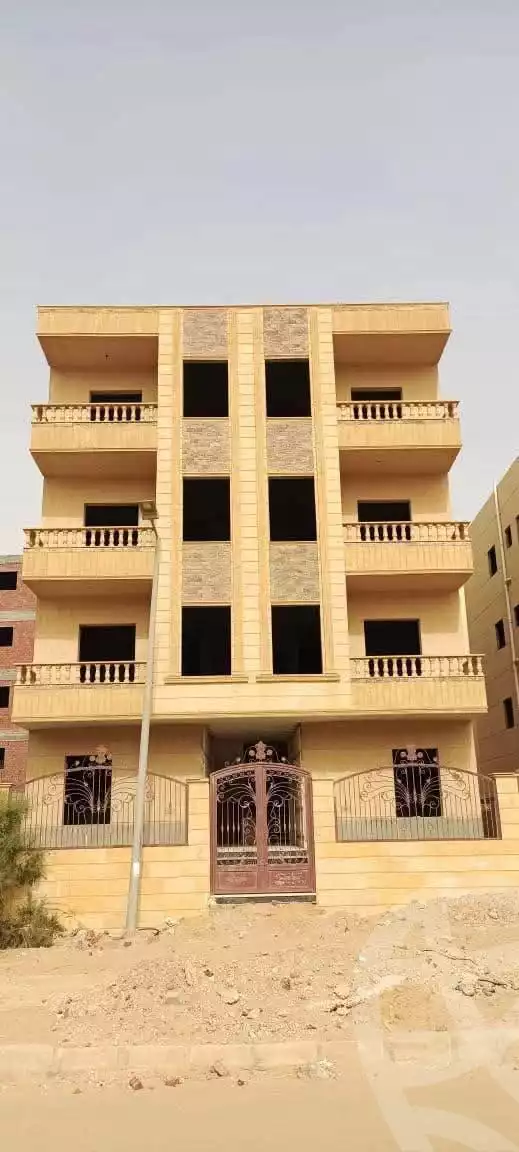 https://aqarmap.com.eg/ar/listing/5871039-for-sale-cairo-badr-city-hai-el-ashgar-featured-neighborhood-bait-el-watan-rd