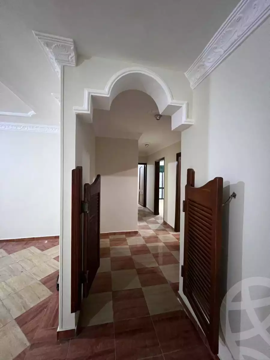 https://aqarmap.com.eg/en/listing/5875619-for-sale-cairo-helwan-helwan-el-sharkeya-mostafa-safwat-st