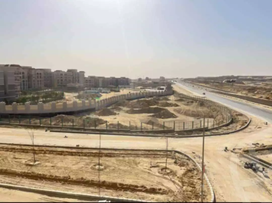 https://aqarmap.com.eg/en/listing/5877611-for-sale-cairo-new-cairo-compounds-loaloat-new-cairo