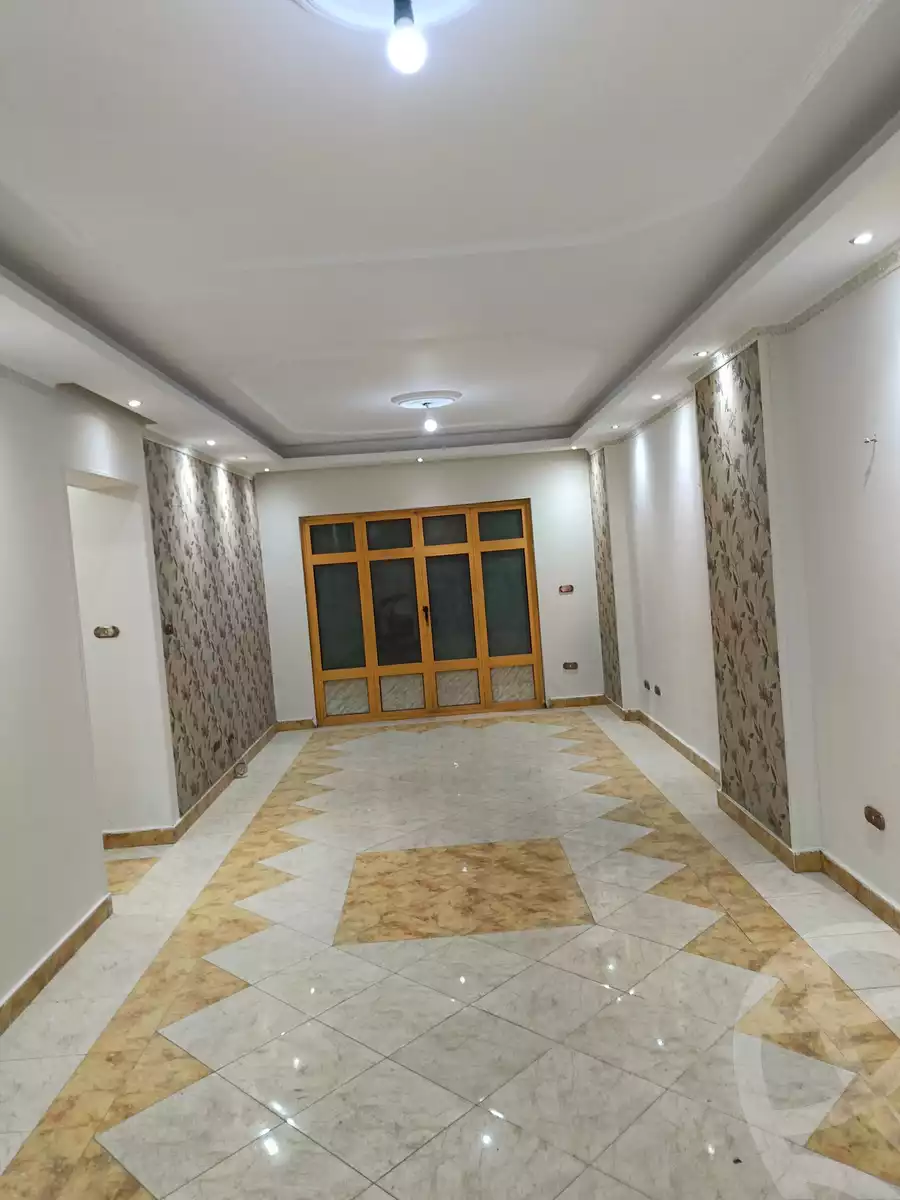 https://aqarmap.com.eg/ar/listing/5878221-for-rent-cairo-mokattam-lhdb-l-ly-shareaa-9