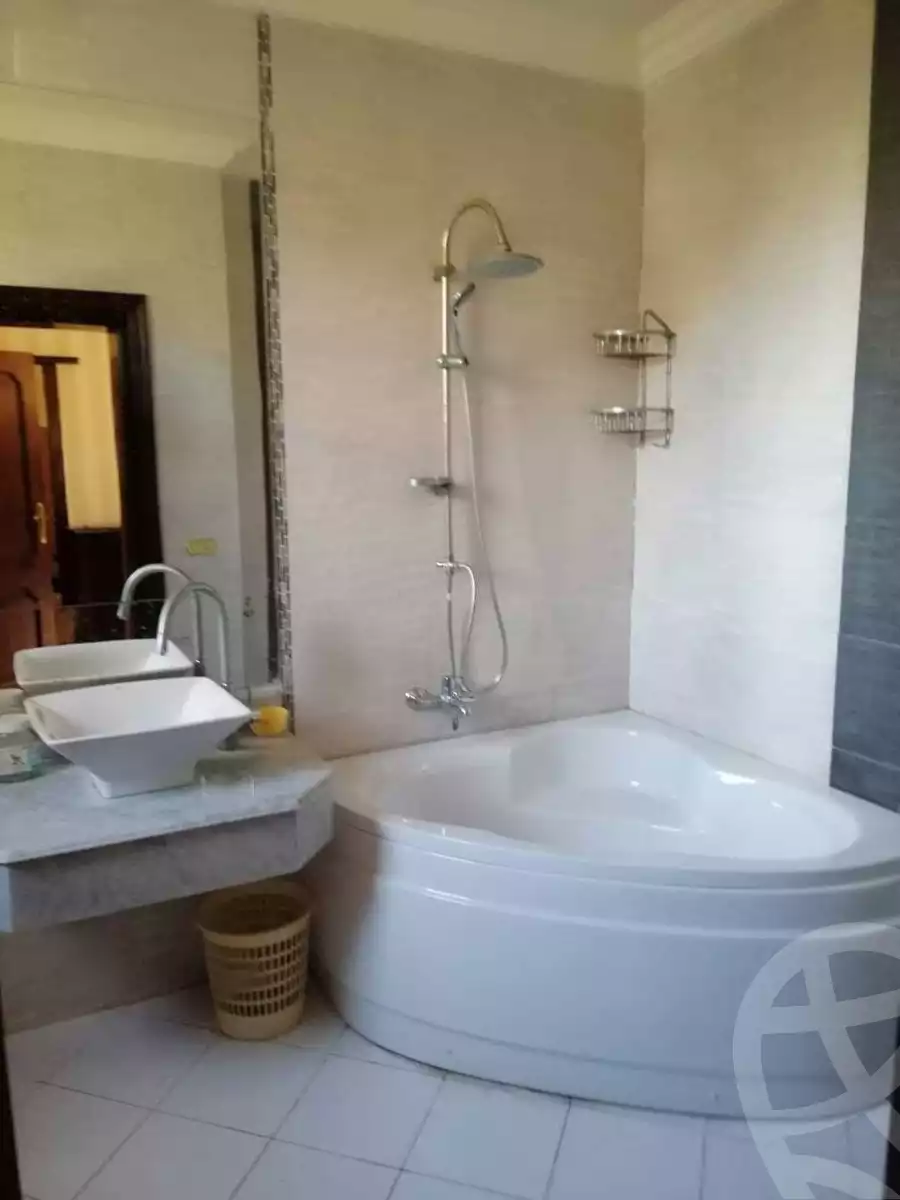 https://aqarmap.com.eg/ar/listing/5885949-for-sale-cairo-el-sheikh-zayed-city-compounds-hadayek-el-mohandiseen