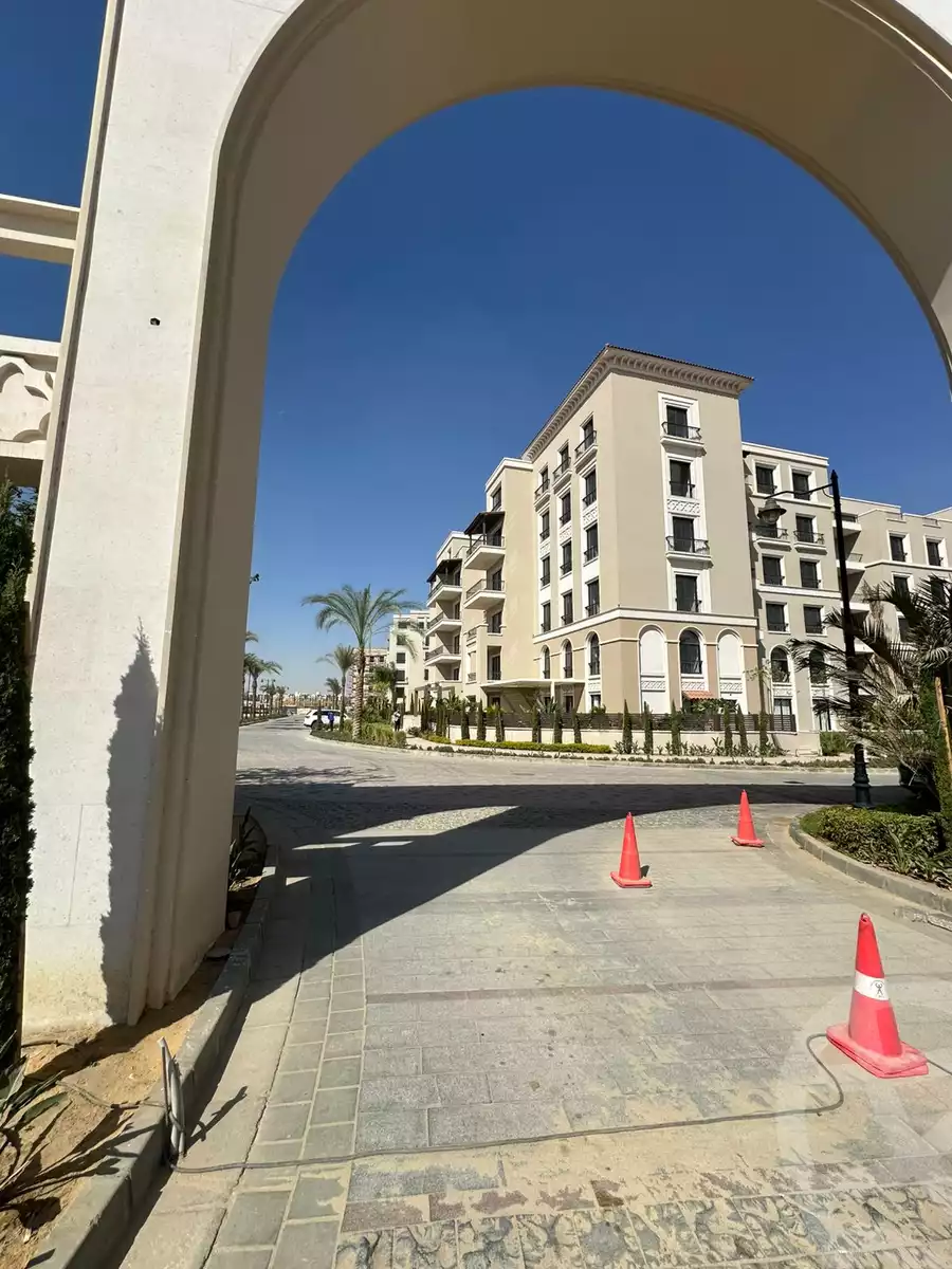 https://aqarmap.com.eg/ar/listing/5888288-for-sale-cairo-el-sheikh-zayed-city-compounds-kmbwnd-fyldj-wyst-dr-llttwyr