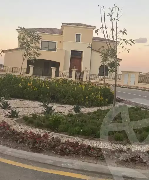 https://aqarmap.com.eg/en/listing/5891718-for-sale-cairo-mokattam-compounds-uptown-cairo