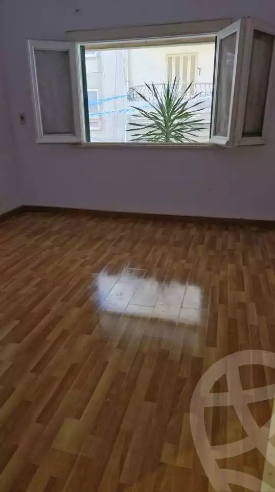 https://aqarmap.com.eg/en/listing/5891878-for-sale-alexandria-lauran
