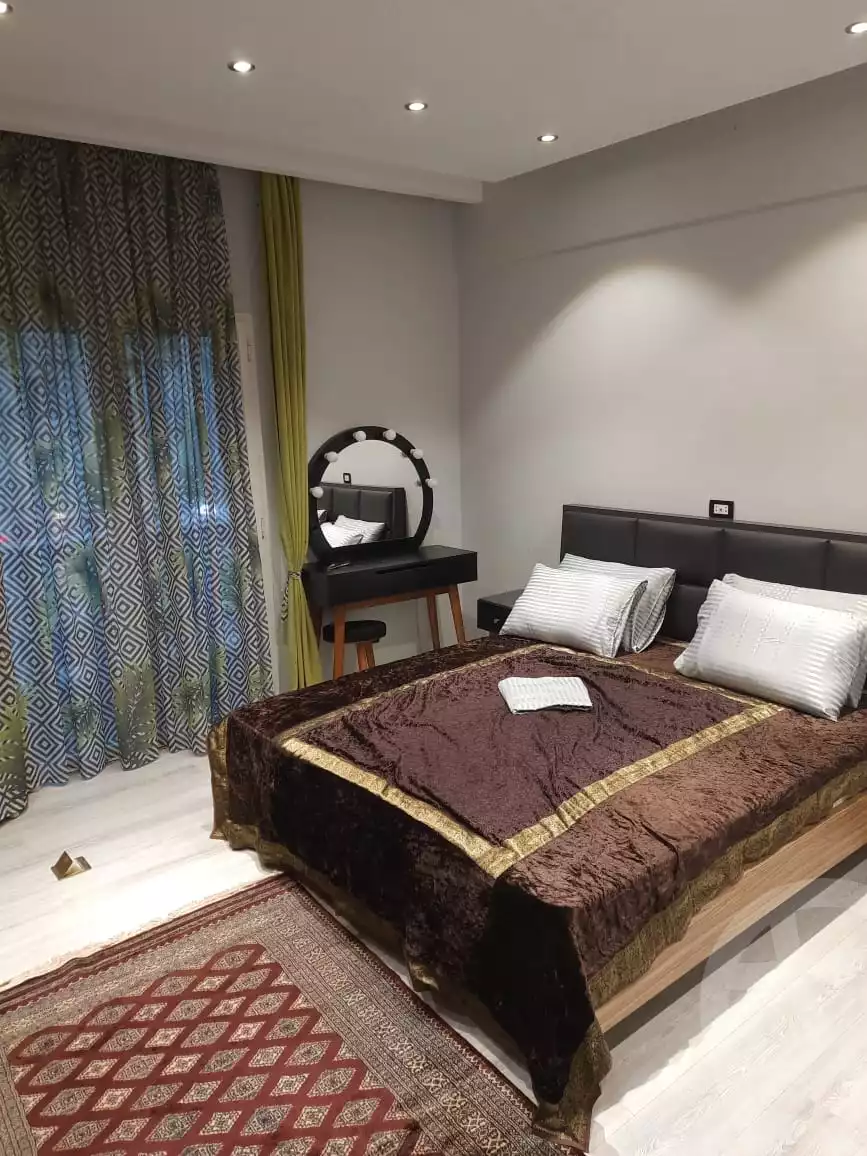 https://aqarmap.com.eg/en/listing/5892842-for-rent-cairo-new-cairo-compounds-hyde-park-centre-ville-hyde-park
